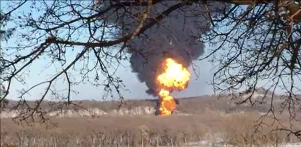 Interesting... 2 tanker fires happened today B_XuQPLU8AEJMd0
