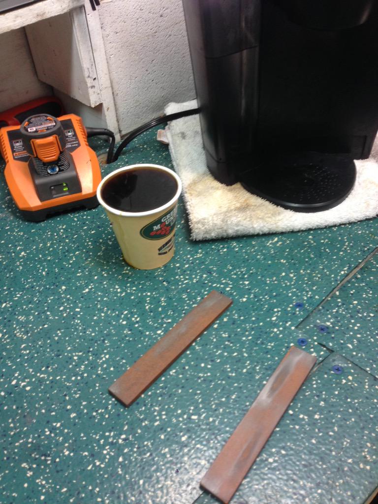 EQguy44's tweet photo. Couldn't get more coffee into that cup if I wanted to... #ecacfirstround #waitingforthetigers #jetzz #zipp http://t.co/vrvfuhqbSq