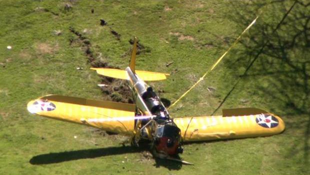 wjz's tweet photo. Report: #HarrisonFord piloted plane that crashed onto Venice golf course via @CBSLA 
http://t.co/KMlZLoZd0G http://t.co/SYeZdPtfhO