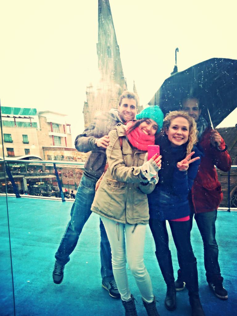 LaraMahillo's tweet photo. Kien miba a decir a mi qla superficialidad en ocasiones se olvida...mis principios not molan...tengo otros #sonriendo http://t.co/JWnRffNqAW