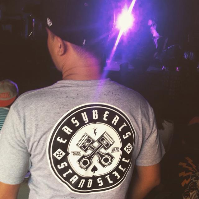 Getting ready for the weekend #TGIF #easybeats #brand #howlingmerch