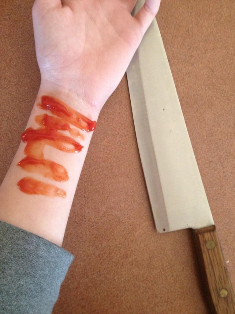 HighOctivity's tweet photo. Just watched #NeverSayNever and had a sudden urge to show my love for JB.
#CuttingForBeiber http://t.co/TImEsLbUgo