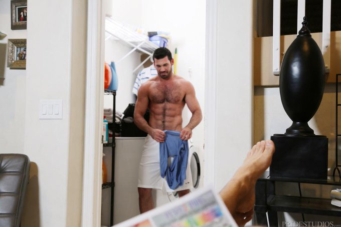 Throwback! @BillySantoroXXX tackles the laundry... Don't miss his NEW scene out 3/13 from @MenOver30