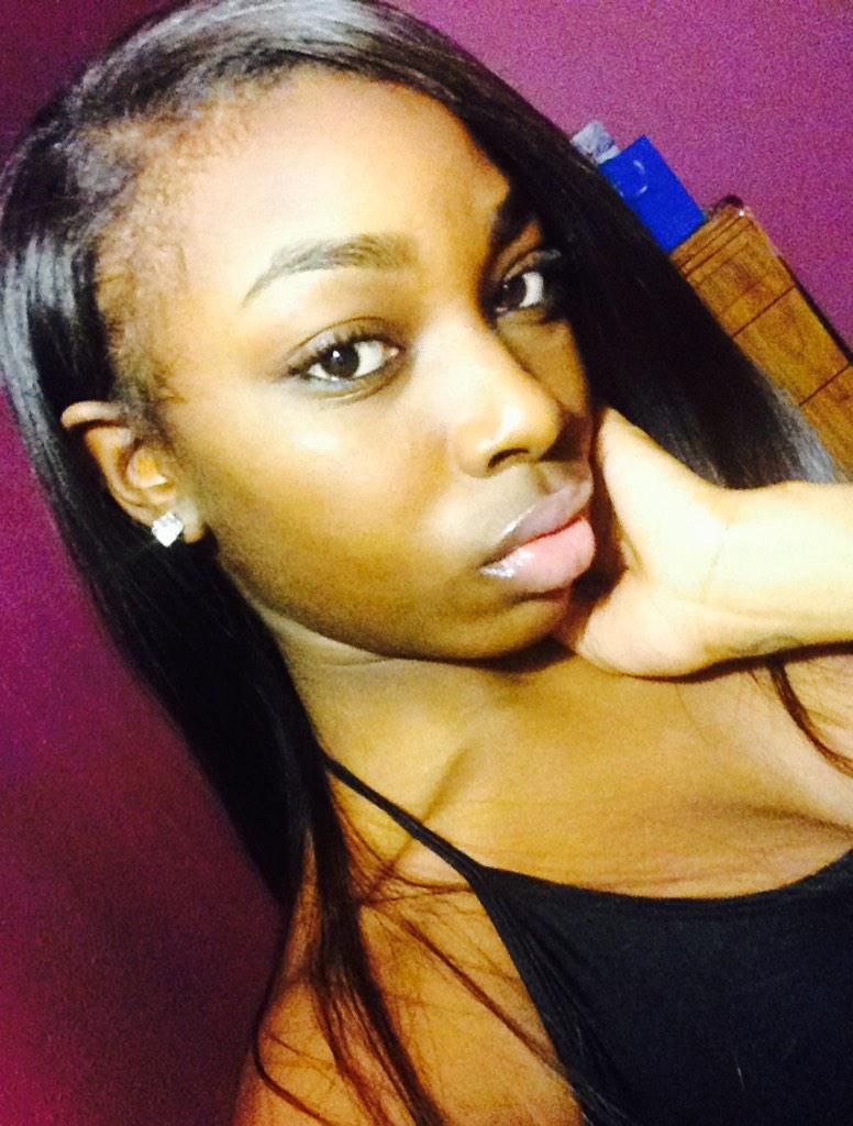 __asiag's tweet photo. pretty bitchhhh gang!😍 #tuh #cutenchocolate cutenchocolate #youcantfuckwitme #flamezzz😂😘 http://t.co/7CYJgT6zxG