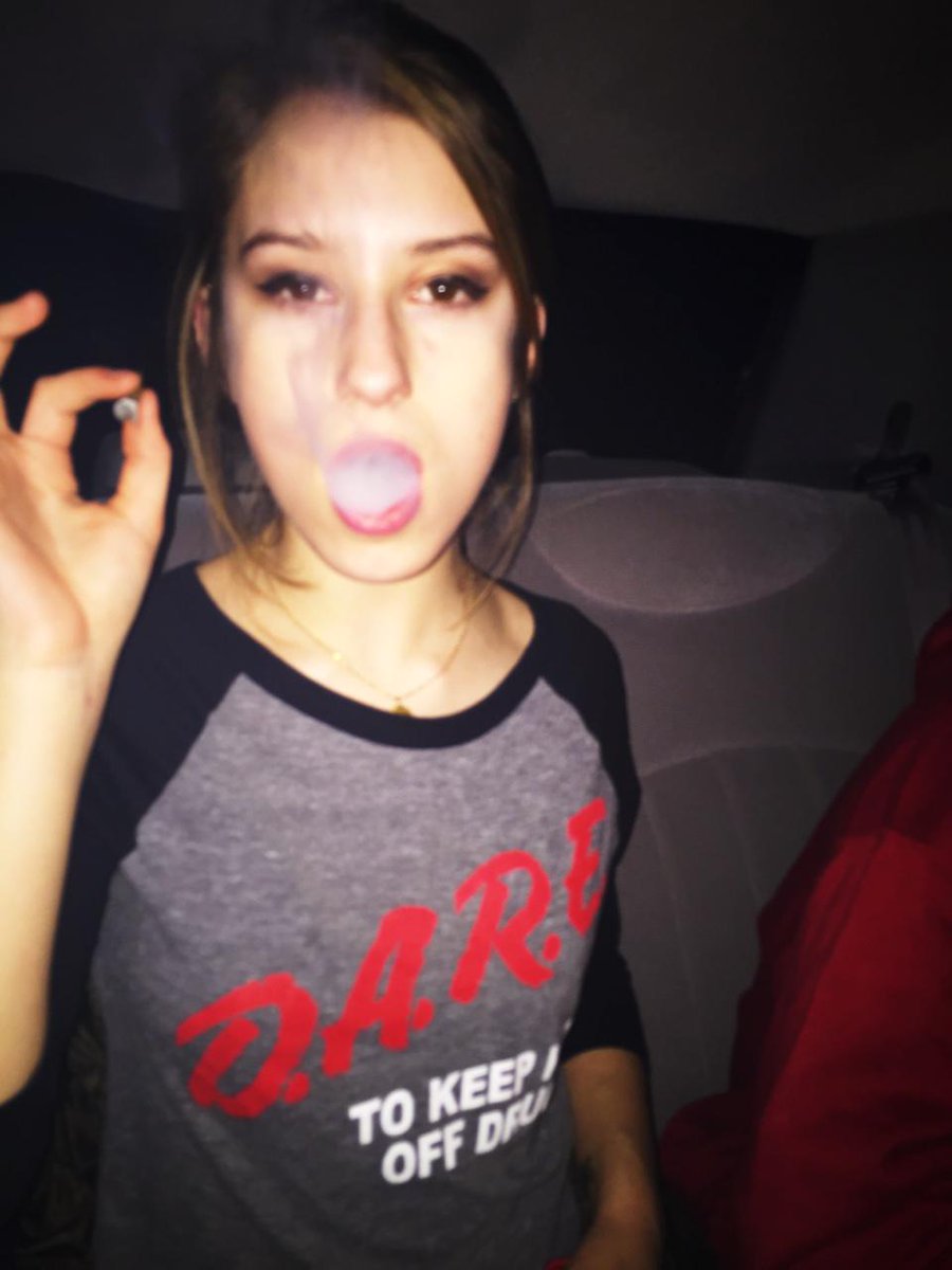 WhenUHigh's tweet image. This is not ironic because weed is not a drug