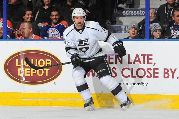 hockey360's tweet photo. Justin Williams dispute son 900e match en carrière, ce soir.
Il a remporté le Conn-Smythe lors des dernières séries. http://t.co/ZeuZoW4Yy3