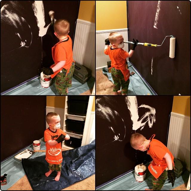 BreakingPrimal's tweet photo. My buddy, my painter! http://t.co/dmrsPq0msd http://t.co/R5vsa0cqd8