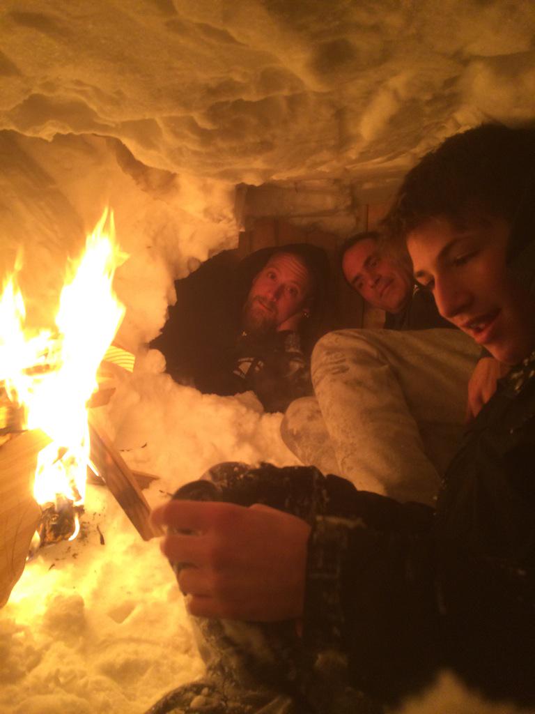 RafteryJim's tweet photo. Hanging out in the snow fort http://t.co/vdpjQOAp11