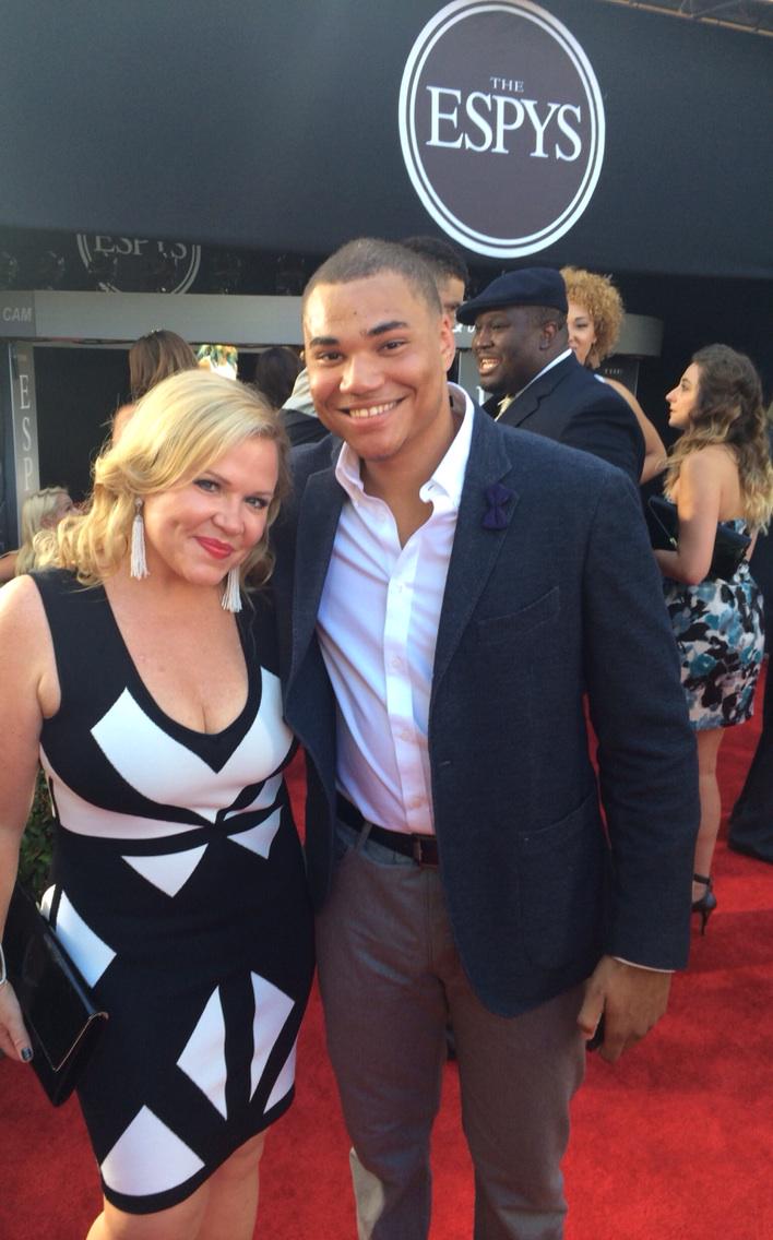 Holly Rowe on Twitter.