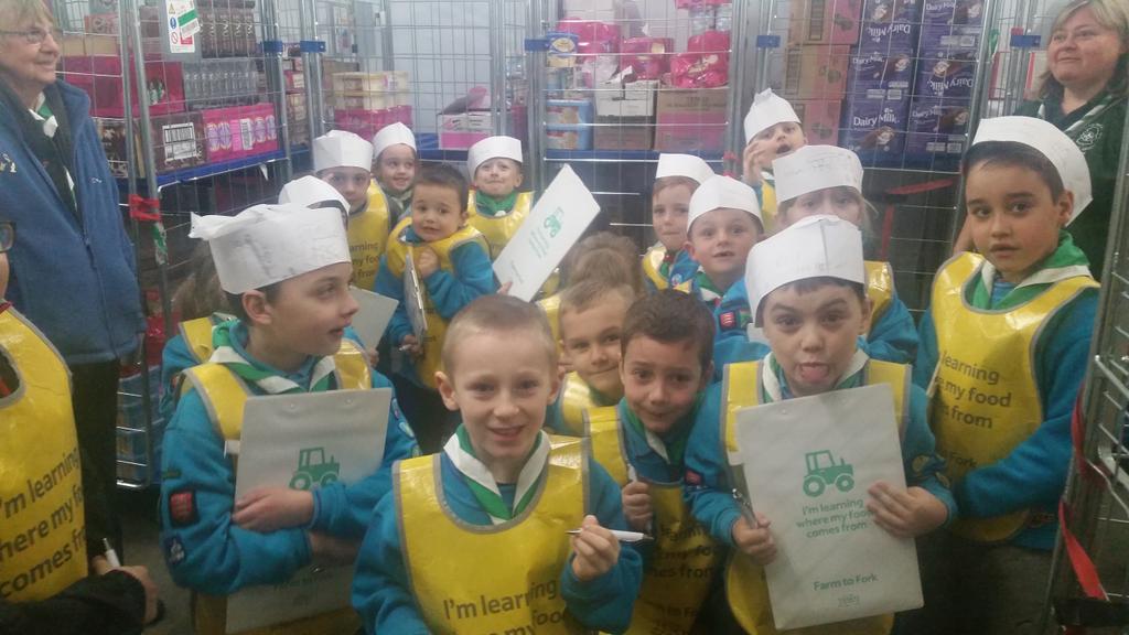 Local beaver group last night working towards the Farm to Fork badge, they loved it! <a href="/EatHappyProject/">EatHappyProject</a> <a href="/studicko123/">stuart</a>