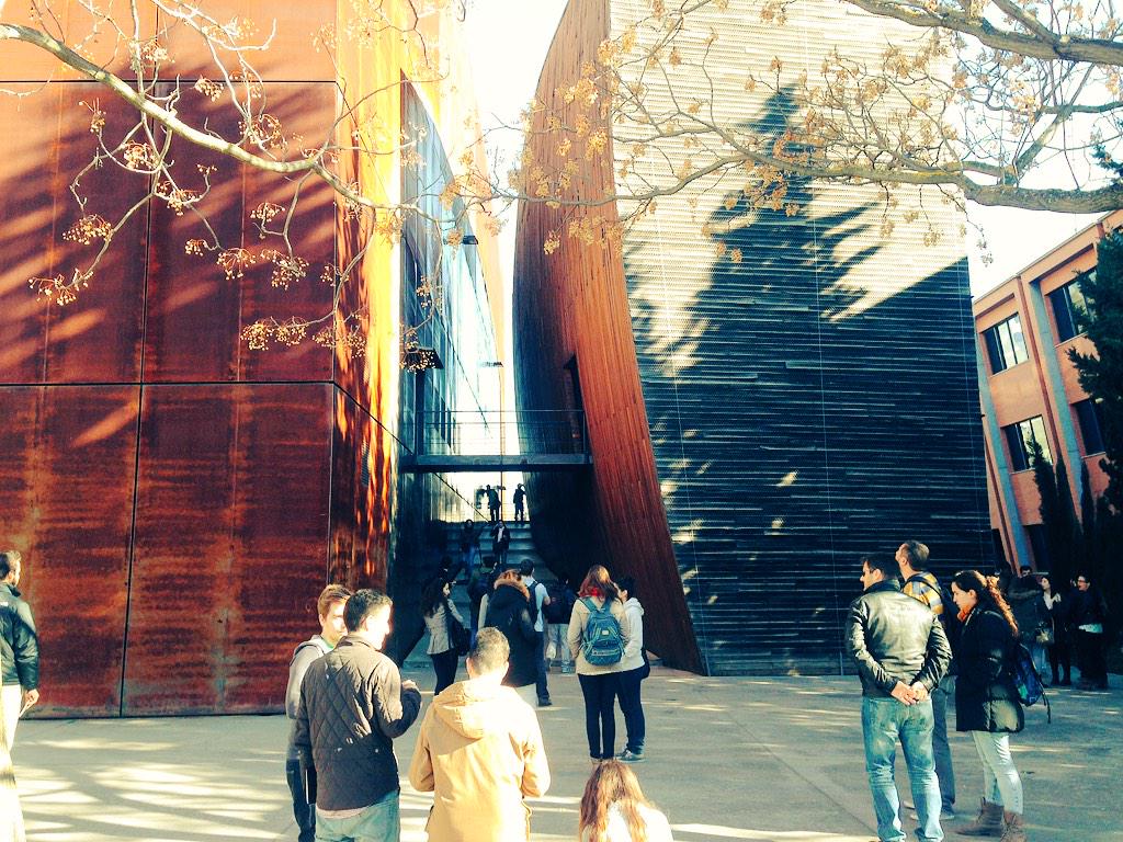 marce_huelva's tweet photo. Hoy toca visita al FIDAS @ArquitecTica_ http://t.co/u7YK4sRH3P