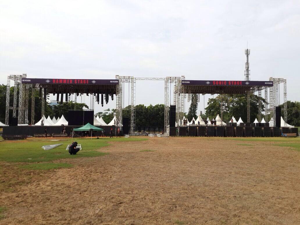 Stage Hammer dan Sonic sudah berdiri gagah di Lap D Senayan utk menyambut kalian di #Hammersonic2015 #magnitude