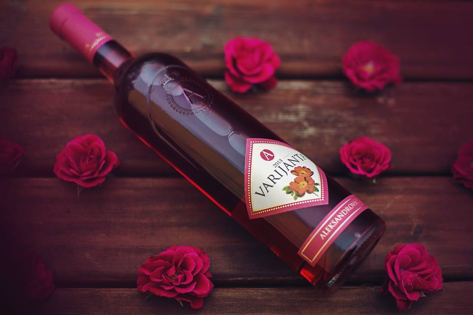 MontenegroWines's tweet photo. Vinarija Aleksandrović predlaže najbolju Varijantu za praznik! #wine @VinoTrijumf http://t.co/nw8UAzxmxj http://t.co/reYviOK0e8