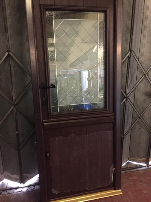 AndyBingham1st's tweet image. Rosewood Solidor stable with brilliante glass and black narrow twist handles.Manufactured by 1st choice Blackburn