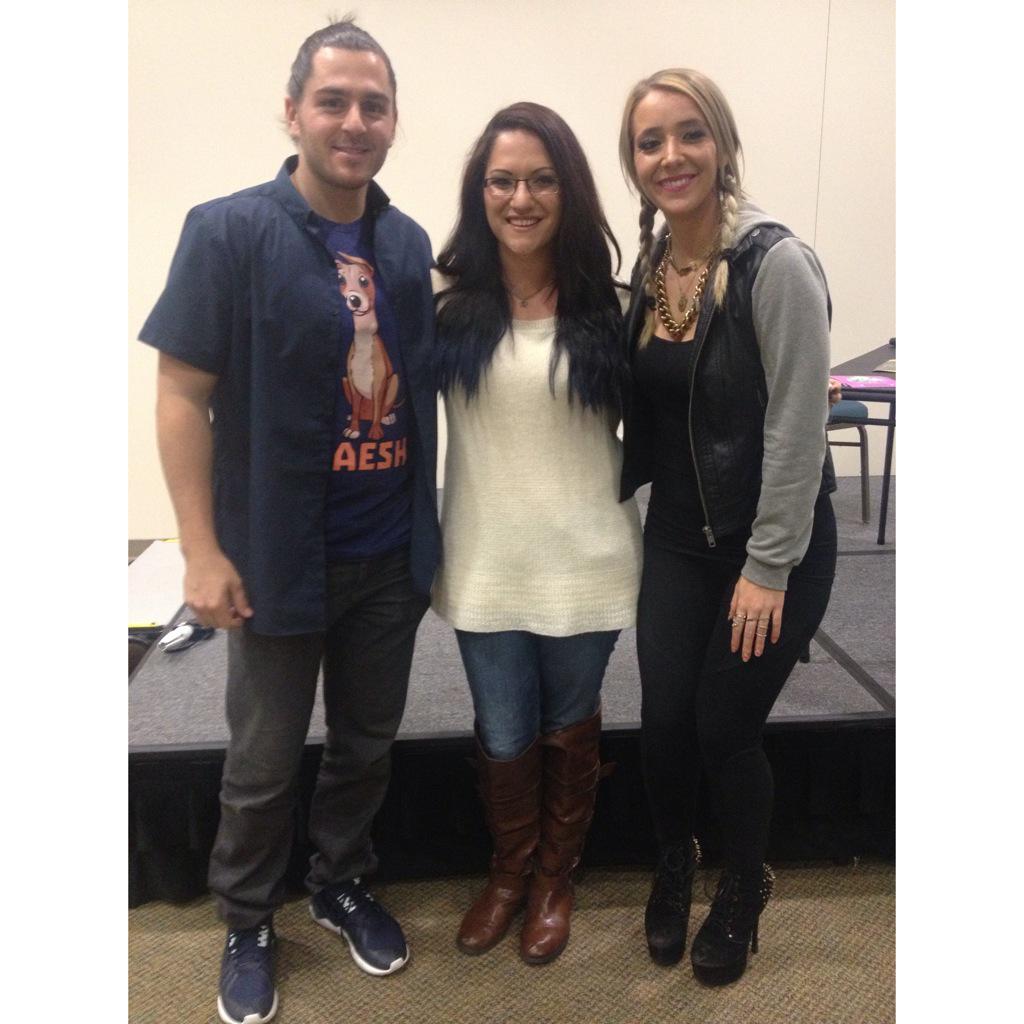 shadowsnote's tweet photo. What's happening? Only the most magical thing ever. Thank you SO much @Jenna_Marbles and @JulienSolomita or coming! http://t.co/R0dhpM0KyZ
