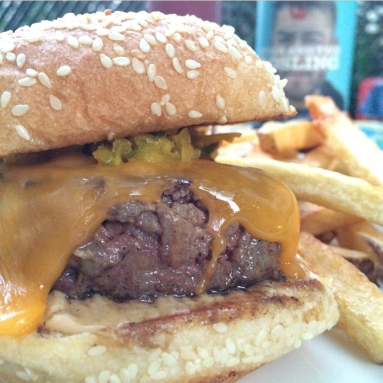 Bushwick bartender/@Jameson_US shot pourer @MarshallSThomps go-to burger? <a href="/FritzlsLunchBox/">Fritzl's Lunch Box</a>: theinfatuation.com/friday-fives/m…