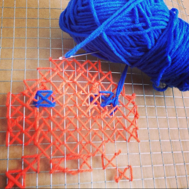 PompidouMetz's tweet photo. Demain, venez découvrir le "Knit Graffiti" à #LaCapsuleCPM ! http://t.co/BXBVSK19qE