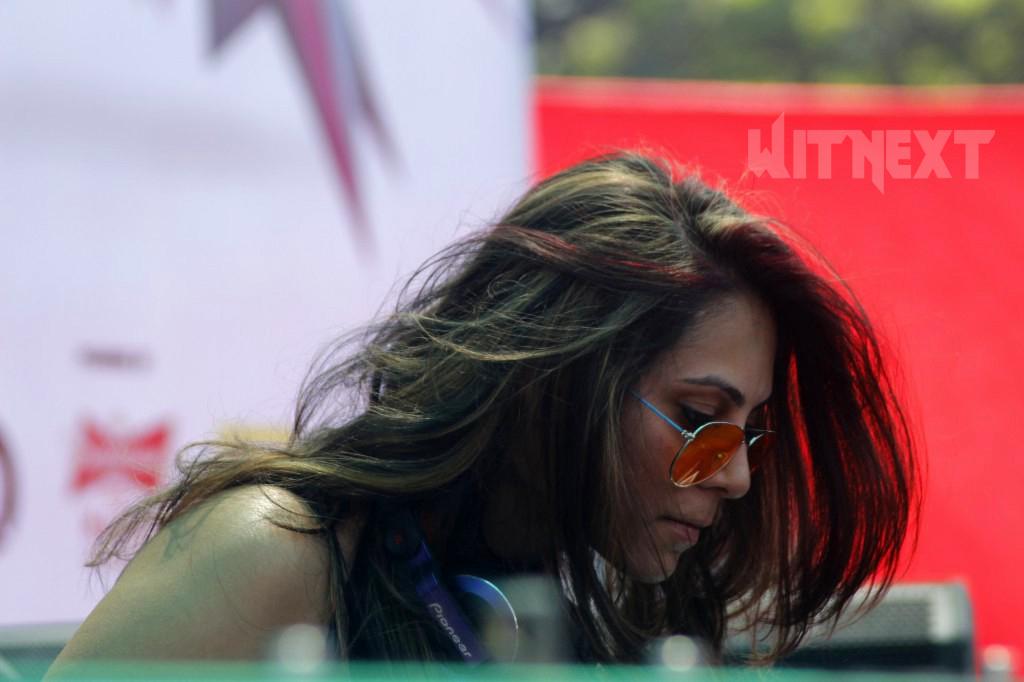 Witnextindia's tweet photo. Neha Tolani @HoliReloaded @iam3rdrock @Witnextindia http://t.co/MQVO07Z9GS