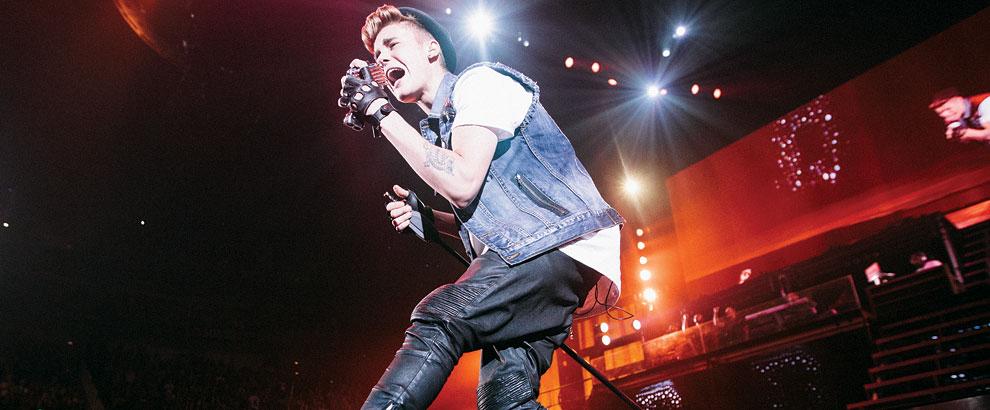 CONCERTSGO4LS's tweet photo. believe tour outfit, justin bieber http://t.co/5DBOMHbIP0