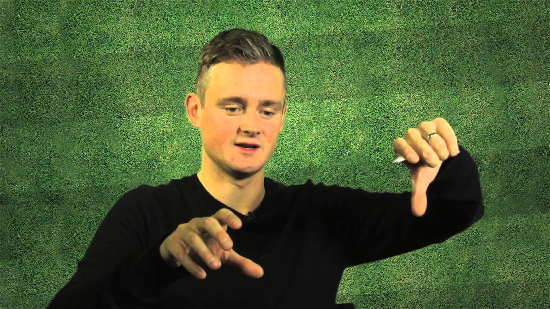 March 8th, wish Happy Birthday to English musician, lead vocalist and guitarist of Rock band Keane, Tom Chaplin. 
