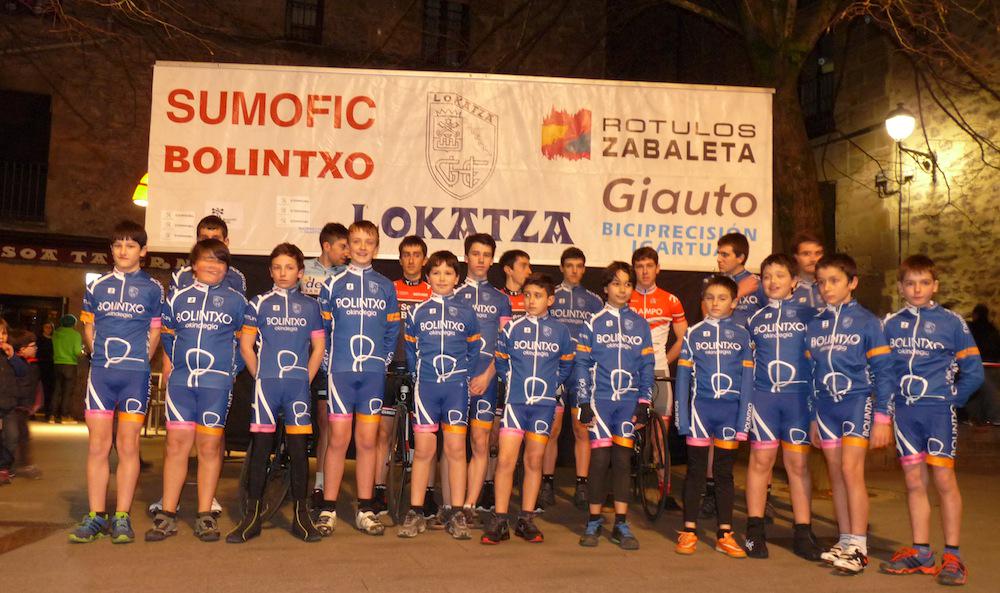 bergaragoiena's tweet photo. @Lokatza_ZE-k aurkeztu ditu denboraldi berrirako taldeak  http://t.co/5iOhPZkxmc http://t.co/lIEczPqeN8