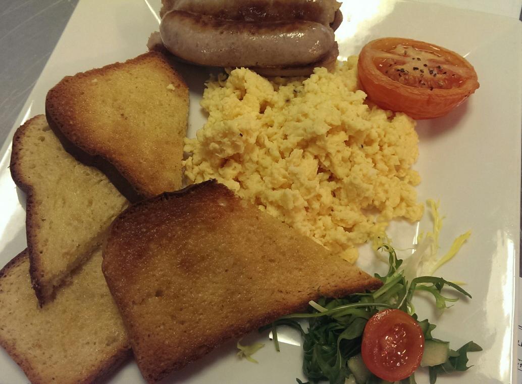 Start the day with one of our fab breakfasts. 🍴🍳☕
