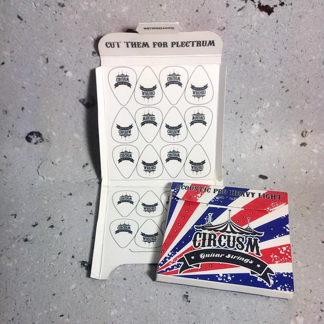 Senar gitar kamu putus, ganti aja sama Circusm Guitar Strings Acoustic Pro heavy Light 10-47 cuma 30k aja