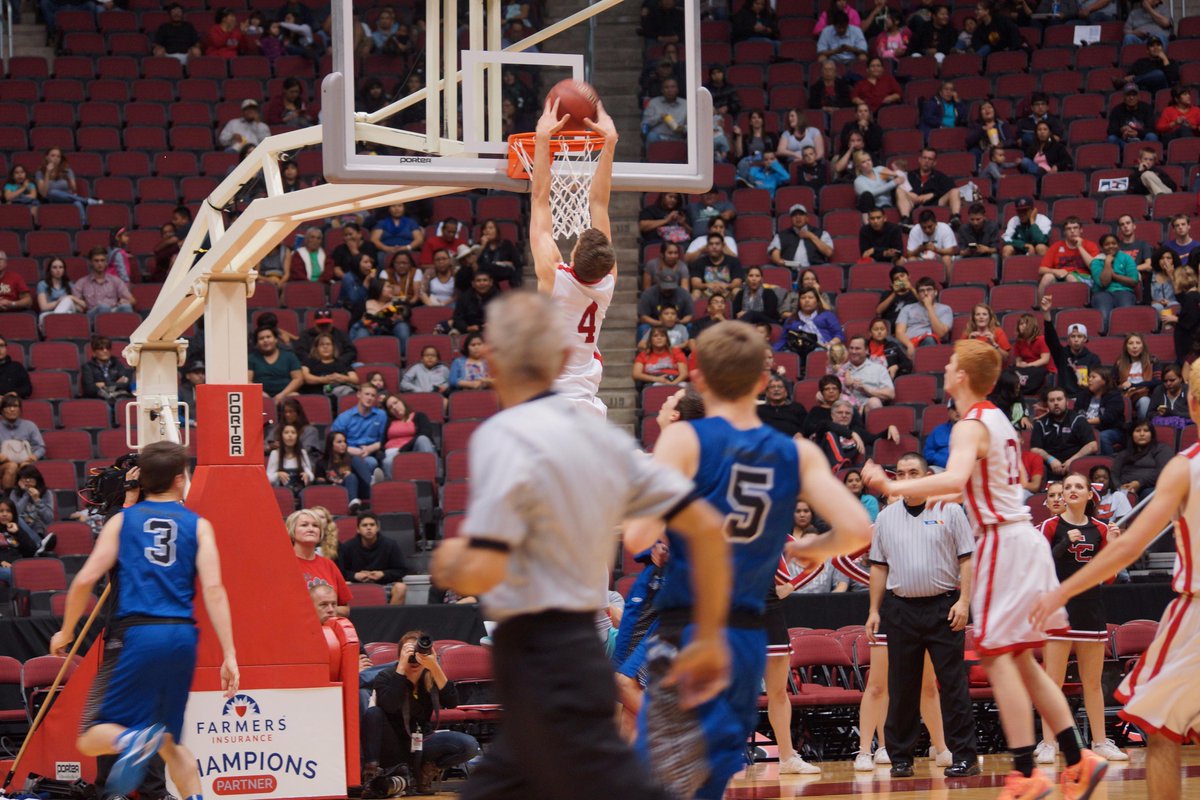 Andrew_Luberda's tweet photo. The postseason awards keep piling up for @CombsBaller4. ABCA D3 POY. #stillmorecoming http://t.co/eg0zeia7Xm http://t.co/G6aOSYrRpI