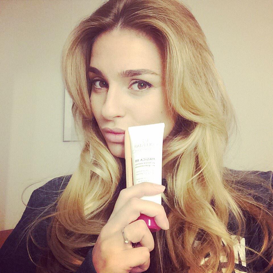 GABIblaaser's tweet photo. @CollistarNL Thanks voor de Magica BB en Eye-Lip Pencil 🙏 http://t.co/3rzTnUjEzr