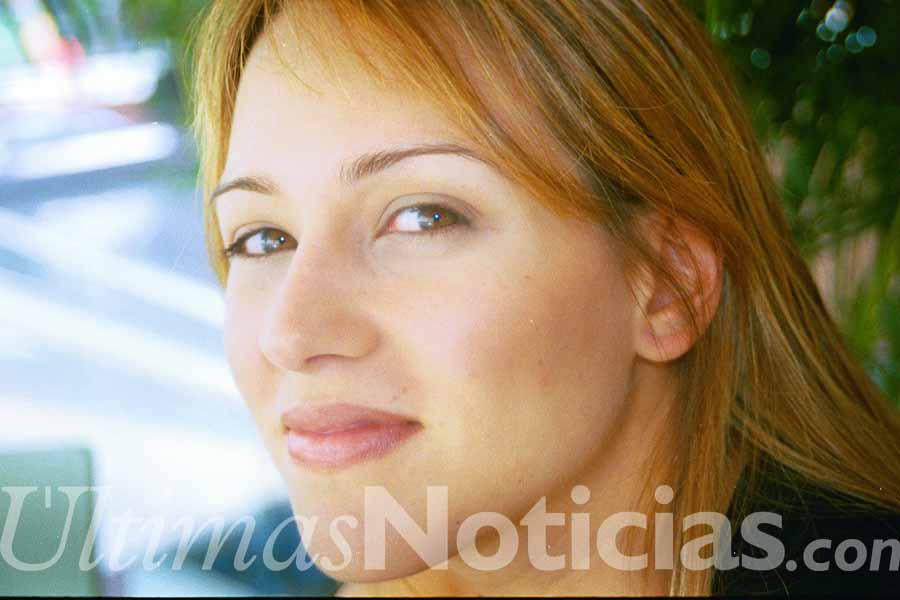 FrankNessi_'s tweet photo. #Fotos | La  presentadora y locutora venezolana Erika de la Vega cumple 40 años. Fotos: AF/CP/JG/YB/GÚN http://t.co/FpwQRNlzQp