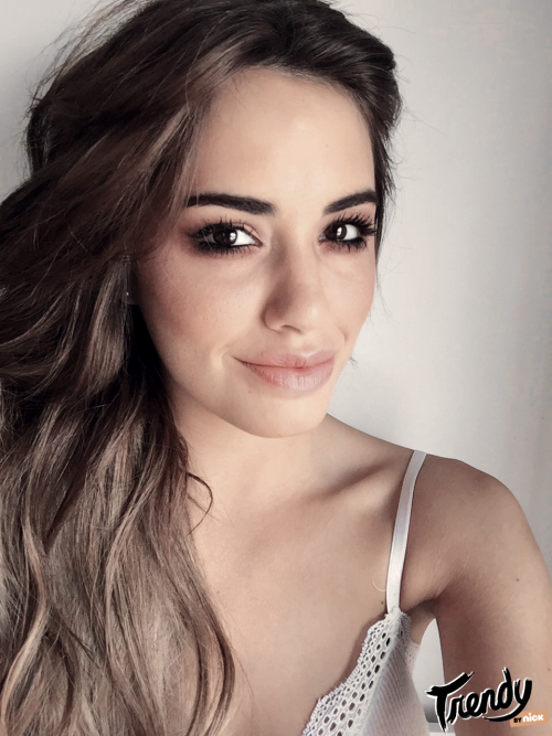 alwayslalix's tweet photo. Voy a twitear 10 fotos, si cada una tiene 10 RT serian 100 votos para lali #VotaLali #KCA http://t.co/9lAe1lnaEU