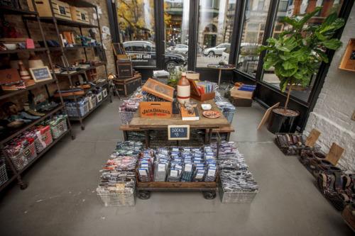 The Tie Bar Opening a Pop-Up in NYC. It will be up for three months - check it out! mrketplace.com/85028/the-tie-…