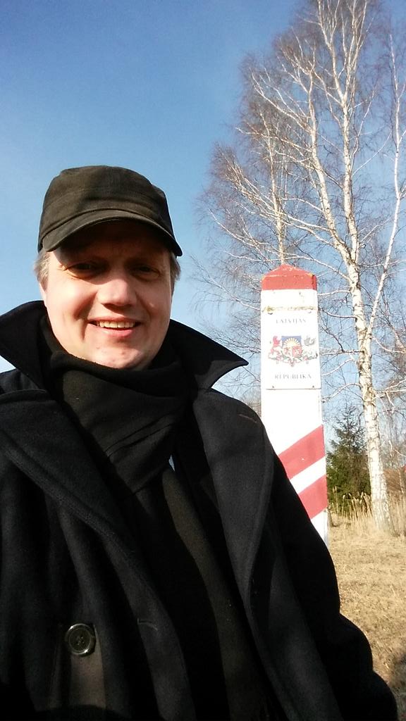 Latvijas - Lietuvas robeža. Tur pāri upei Lietuva. The Latvia–Lithuania border.