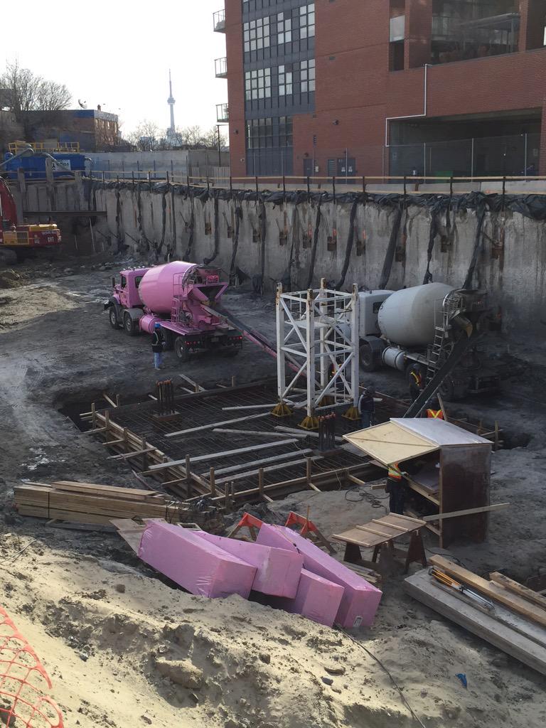 BluescapeMgmt's tweet photo. Always nice to see a little pink on site @StMarysCBM 
Crane pad pour @383Sorauren
#TorontoCondos #BluescapeProjects http://t.co/H68eI3X9OB