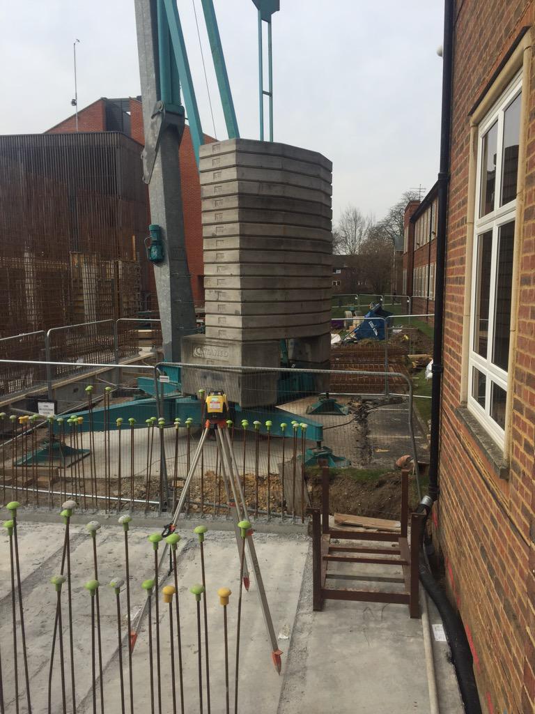 yard_talk's tweet photo. Progress is rapid #talktoyoulater #yard #constructionuk #concrete #Grrr http://t.co/knODyDrHGw