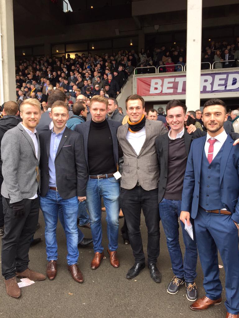 adam_patto's tweet photo. #CheltenhamGoldCup 🐎🏆 http://t.co/QTYAHlRZ3m