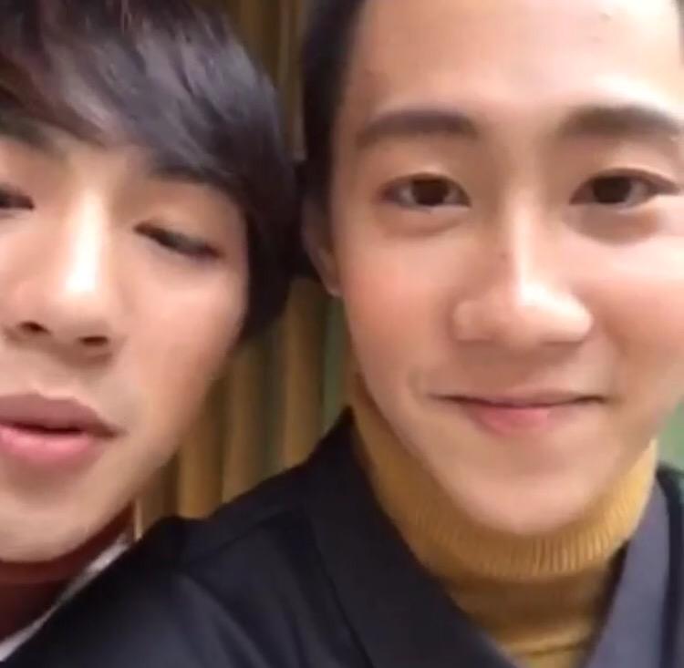 clumsyibo's tweet photo. Aaaaaa so sweet #dedeksiam kesayangankuuuuu #lovesicktheseries #WWCT http://t.co/wCucEWPuuj