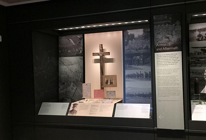 EH_Stonehenge's tweet photo. Behind the scenes in the Stonehenge exhibitions #oddytest http://t.co/FKOTLb2wKU http://t.co/cdfshUSa6j
