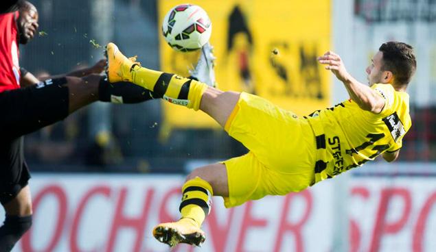 BSC_YB's tweet photo. Die Vorschau auf das Spiel Aarau - YB vom Sonntag:
http://t.co/9IRRdbVJGl #BSCYB #FCAYB http://t.co/NG0M5pLFeH