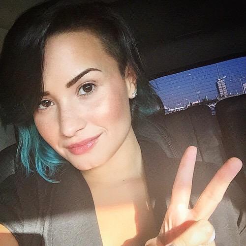 scarlettsparker's tweet photo. ✌️ http://t.co/T7VTzrn10D