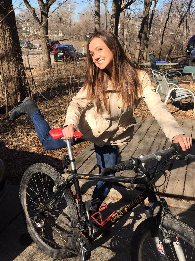 Carly_J_Wilson's tweet photo. Leaping to get my strategy-loving foot in the door @mono_mpls. I'll leave the wheels outside! #monointern http://t.co/g3NhuiJxe5