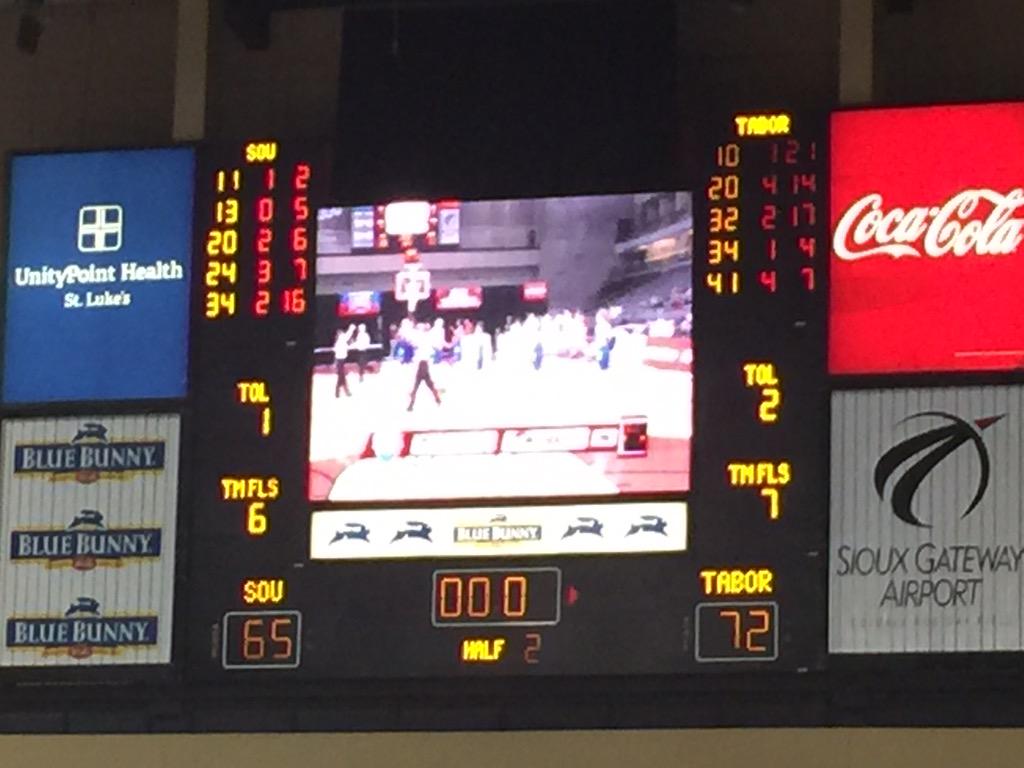 presglanzer's tweet photo. Another one. Elite Eight. @GoTaborBluejays #NAIADIIWBB http://t.co/CDh7s3dTDB