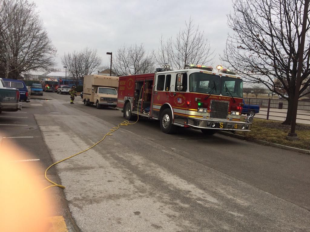 katiemoeller13's tweet photo. @KOMUnews Columbia Fire Department evacuates MU's Animal Science Research Center due to hydrogen leak. http://t.co/A3dA3zOPnF