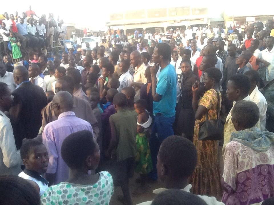 kaijaharold's tweet photo. Thank the people of Mukura,  Ngora for receiving KB #FDCMobilisation http://t.co/aGZNmqDmY3