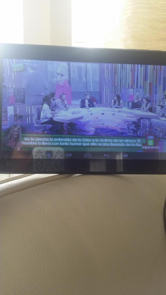 elenaa_suarez's tweet photo. 11:15 de la mañana en Michigan y amenizando la mañana con @zapeandola6 #zapeando327 http://t.co/lIztOpuBTa