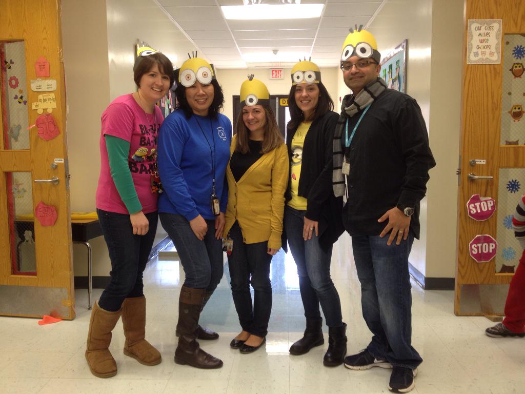 NeelDesaiBA's tweet photo. Minion Spirit Day at #sbbas go first grade team! @MisssGee @MrsHuiBAS @Weber508 @rosa1ba @jerryjellig @LRogolAPBAGB http://t.co/z7gMGIYNdQ
