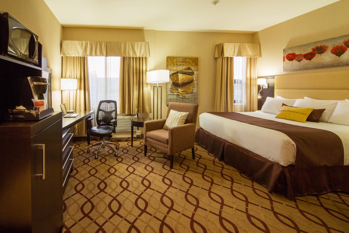 RamadaStJohns's tweet image. Rooms available this weekend...call 722-9330 or ramadastjohns.com #GetOutOfTheCold  @DestinationSJ @NLtweets