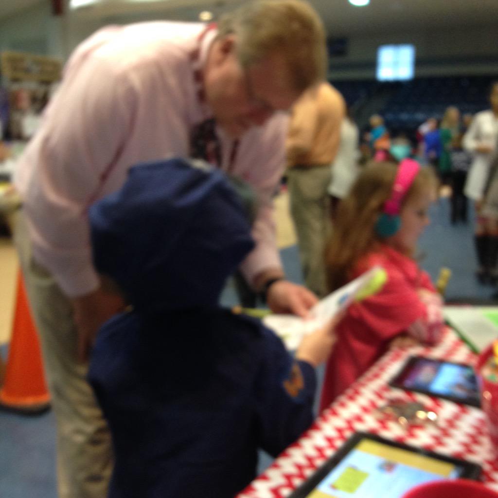 stephbroox's tweet photo. Mr. Brasher learns that no matter how big or small there's a lifesaver in us all! @FHSWolves @TCBOE http://t.co/LbaMwNDMwY