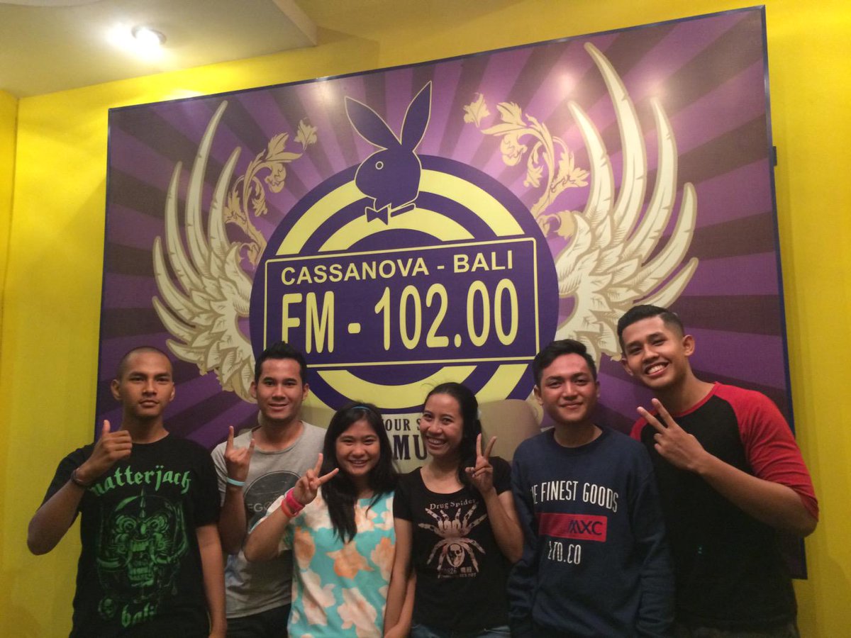 Thank to @Cassanova102FM udah ngundang kita..😁
jangan kapok" ngundang kita lagi..
ada job undang kita juga yaa!!