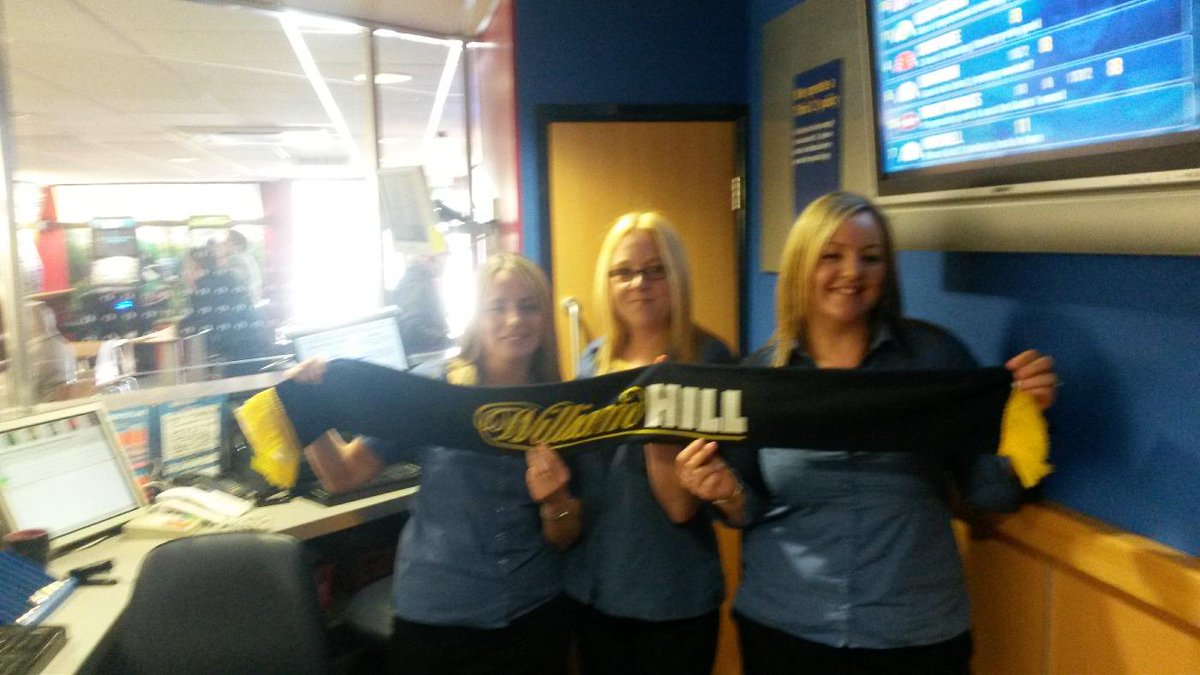 mowds76's tweet photo. The dream team in Nutwell just before the off. #CheltenhamReady #district126 http://t.co/YEc9H30IuO